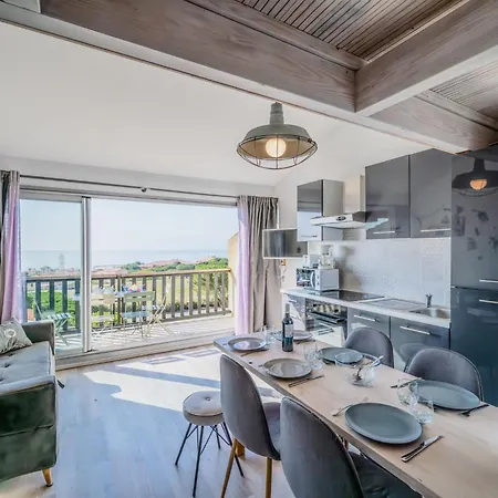 아파트 Les Eaux Vives 1 & 2-2 By Interhome *